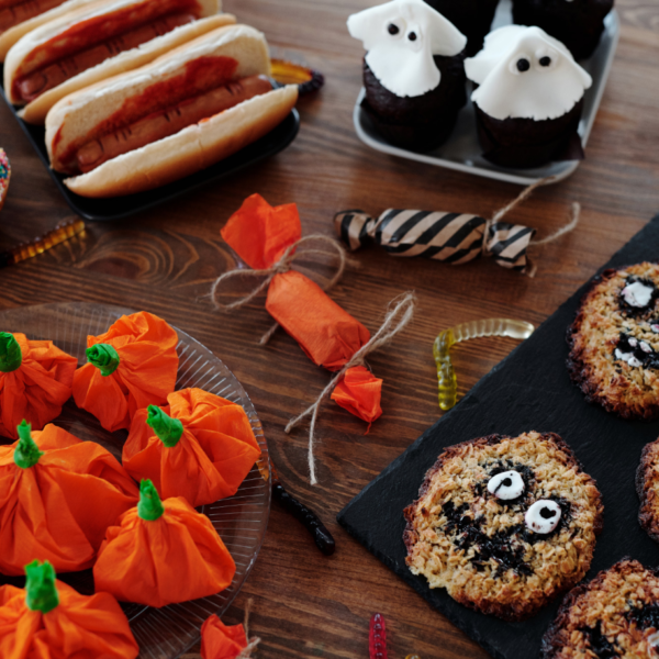 Halloween Dessert Table Dark-Tone Theme Setup