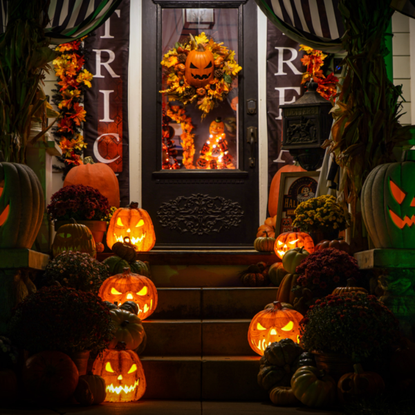 Halloween Dark-Tone Candlelight Entryway and Main Hall