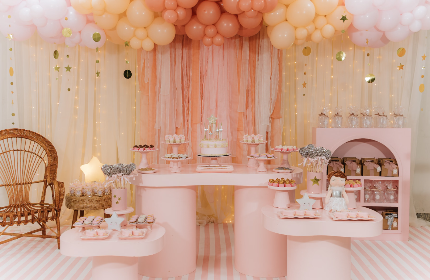 Baby Shower Soft-Color Round-Table Scene Setup